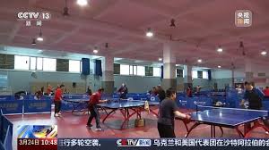 冰淇淋色彩缤纷，户外滑梯儿童开启夏季探险之旅